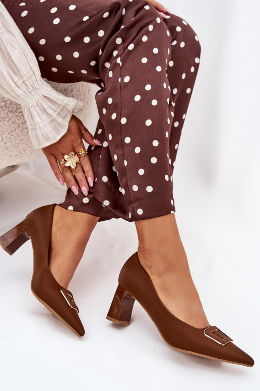 Bateliai su kulniukais dekoruoti su sagtimis rudos spalvos Seriva