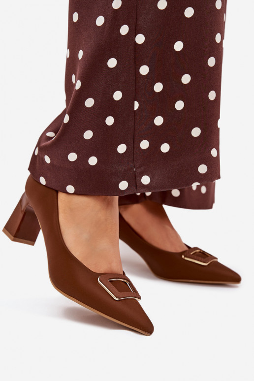 Bateliai su kulniukais dekoruoti su sagtimis rudos spalvos Seriva