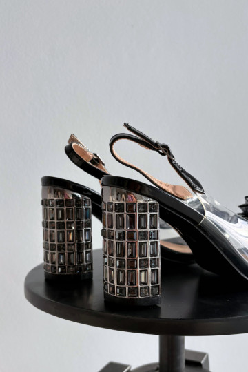 basutės su kulniukais su spindinčiomis akutėmis D&A MR52-237 juodos spalvos 2