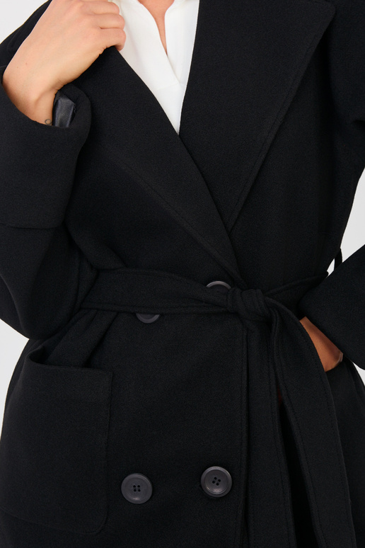 Paltas juodos spalvos