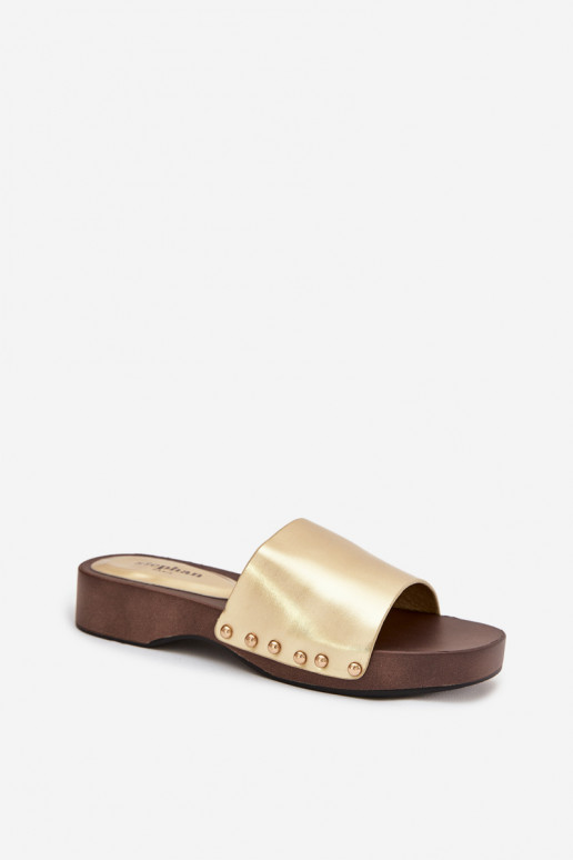 Moteriškos šlepetės su kniedėmis aukso spalvos Terissa