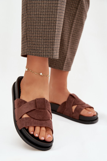 Moteriškos šlepetės iš eko zomšosowe su juostelėmis tamsiai rudos spalvos Marivessa