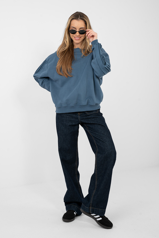 Tamsiai mėlynas džemperis