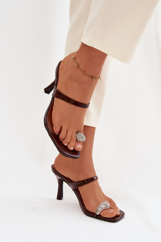 Moteriškos šlepetės su plonais kulniukais  Detalem Czekoladowe Lorissa