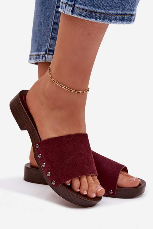 Moteriškos šlepetės su kniedėmis su plačiais kulniukais bordo spalvos Amelvessa