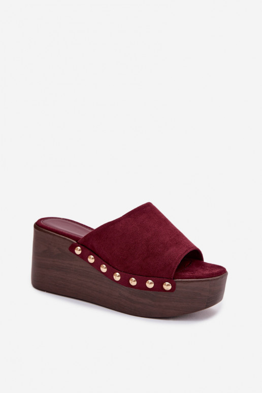Moteriškos šlepetės ant platformos su auksinėmis smeigėmis iš dirbtinio zomšo bordo spalvos Helivina