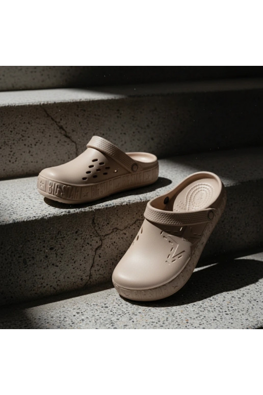 Šlepetės    Big Star TT274A083 smėlio spalvos