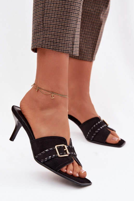 Moteriškos šlepetės su plonais kulniukais ir aukso sagtimis juodos spalvos Jelira