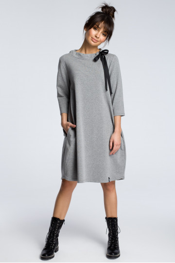Pilka oversized suknelė su juostele
