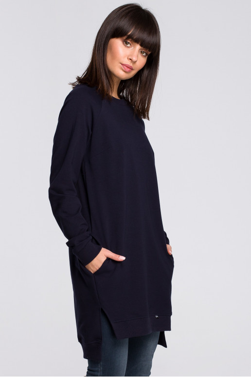 B101 Oversized tunika su skeltukais - tamsiai mėlyna