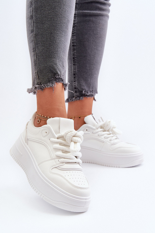 Baltos spalvos sneakers modelio batai...