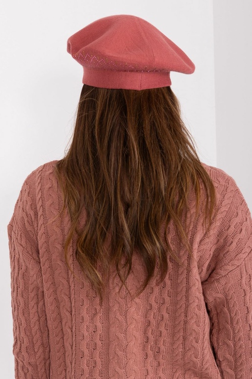 Klasikinė beretė su blizgesiu