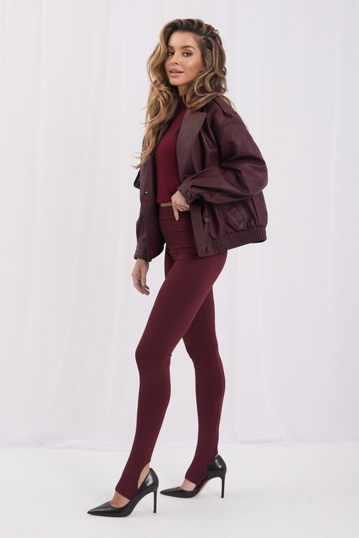 Bordo spalvos tamprės