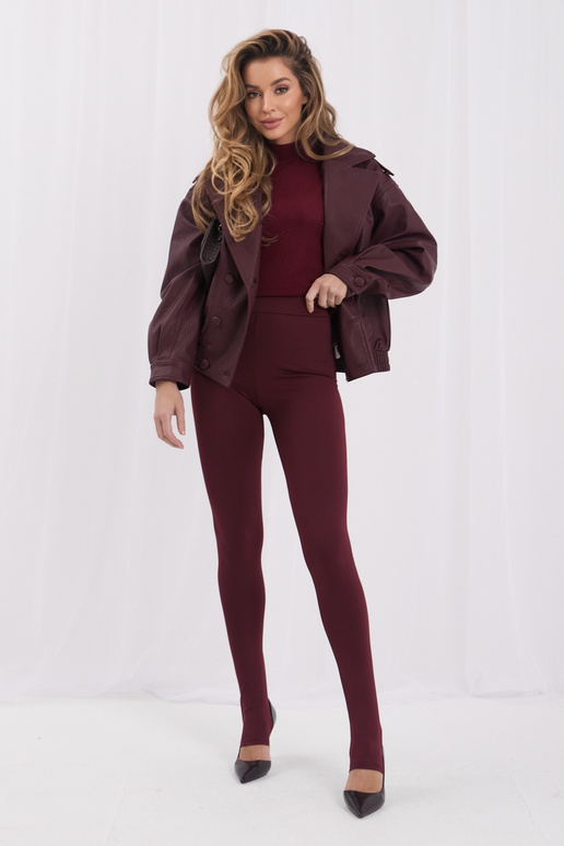 Bordo spalvos tamprės