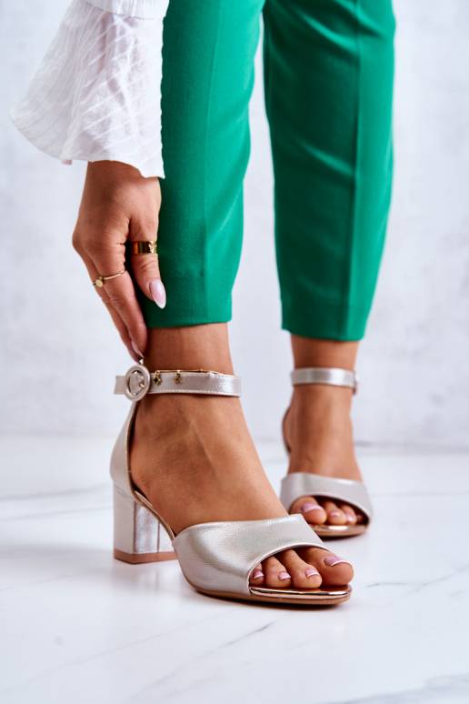 Moteriškos basutės su kulniukais... Moteriškos basutės su kulniukais...