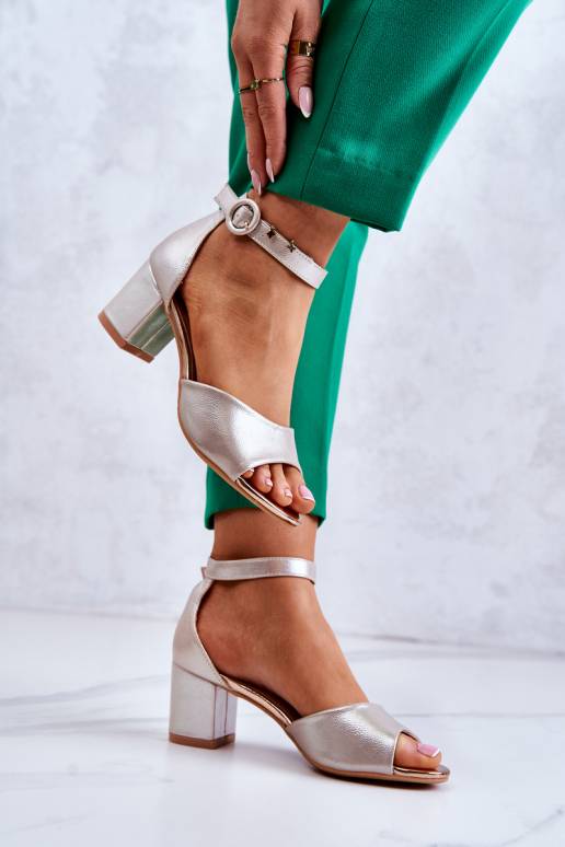 Moteriškos basutės su kulniukais... Moteriškos basutės su kulniukais...