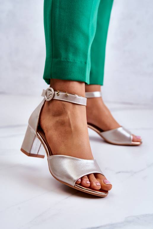 Moteriškos basutės su kulniukais... Moteriškos basutės su kulniukais...