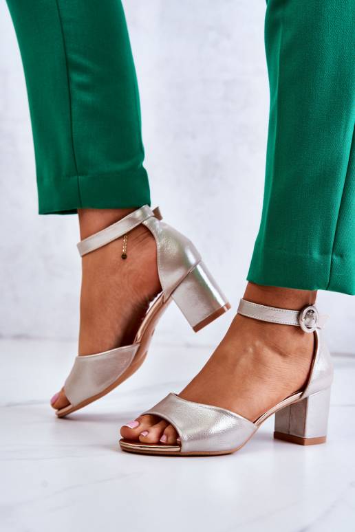 Moteriškos basutės su kulniukais... Moteriškos basutės su kulniukais...