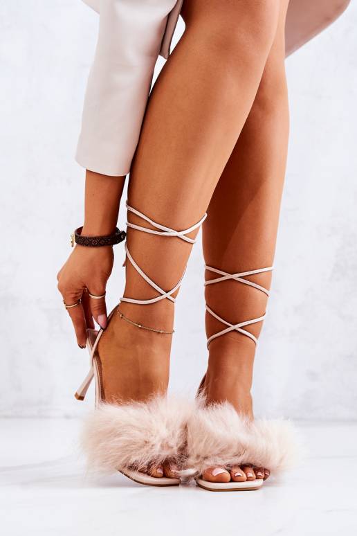 Basutės su plonais kulniukais ir...