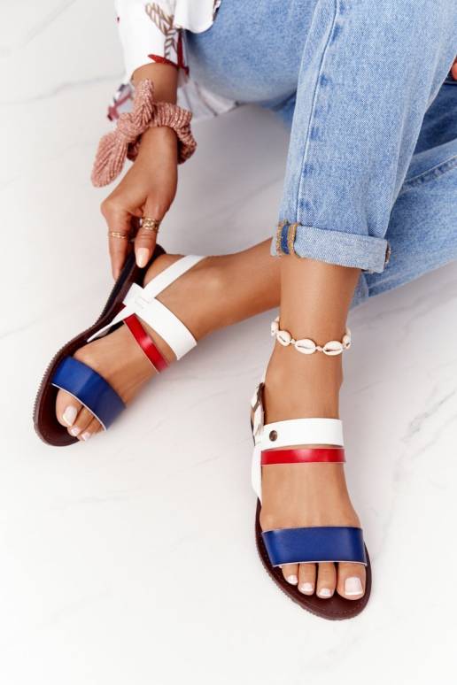 Lygiapadės basutės moterims...