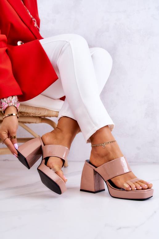 Lakutos basutės su kulniukais smėlio... Lakutos basutės su kulniukais smėlio...