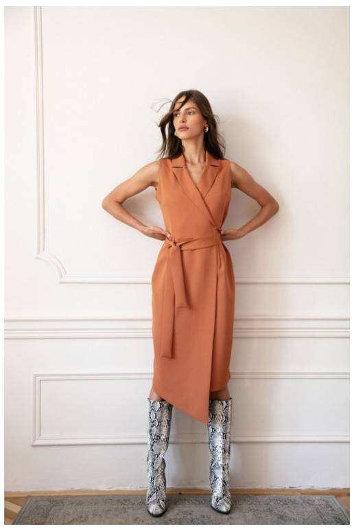 Rudos spalvos suknelė iš Style