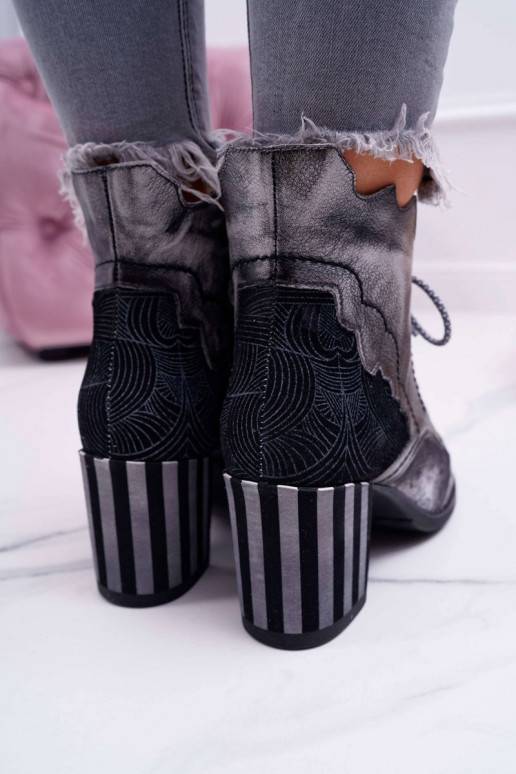 Pilki Moteriški natūralios odos...