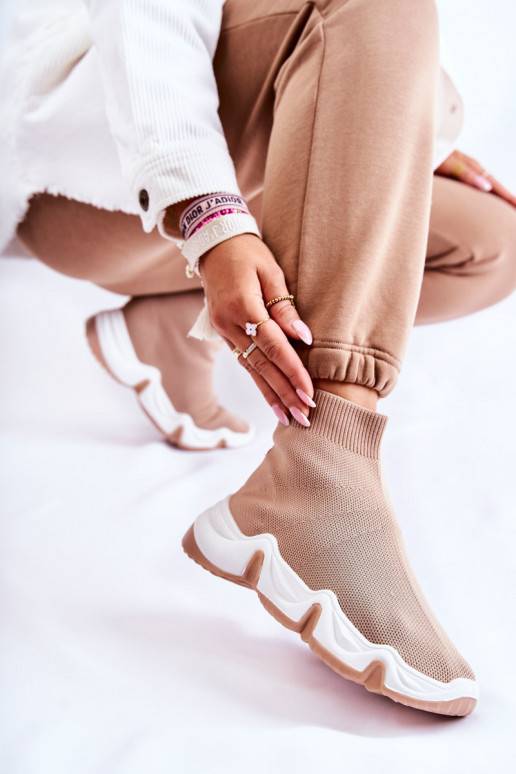 Sportiniai bateliai smėlio spalvos... Sportiniai bateliai smėlio spalvos...