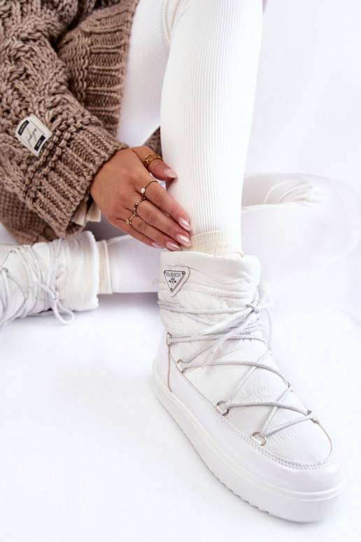 Sniego batai su raišteliais baltos... Sniego batai su raišteliais baltos...