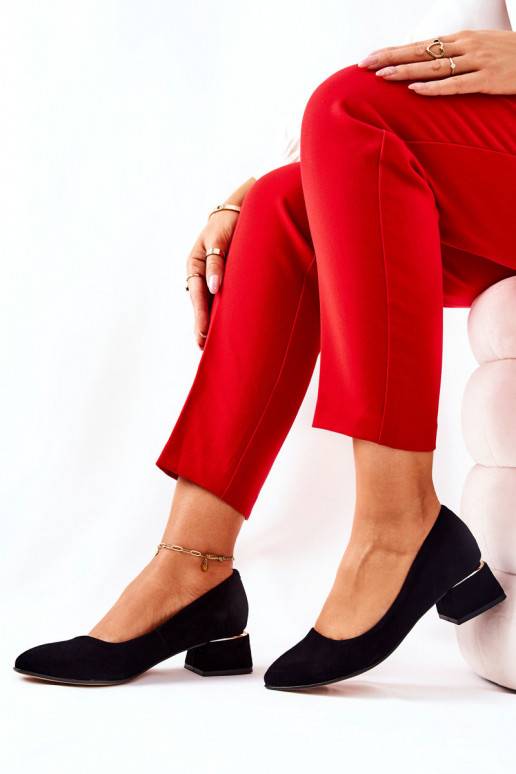 Juodi moteriški bateliai iš zomšo