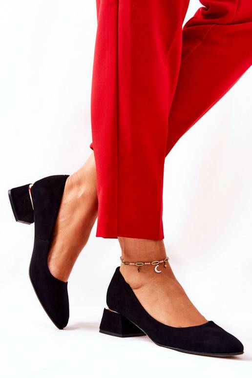 Juodi moteriški bateliai iš zomšo