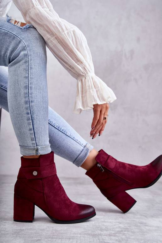 Raudonos spalvos zomšiniai aulinukai... Raudonos spalvos zomšiniai aulinukai...