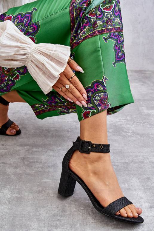 Juodos spalvos blizgantys... Juodos spalvos blizgantys...