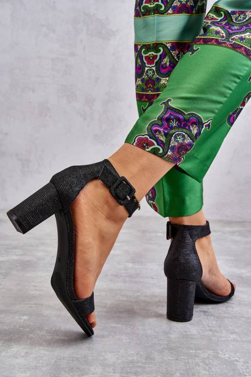 Juodos spalvos blizgantys... Juodos spalvos blizgantys...