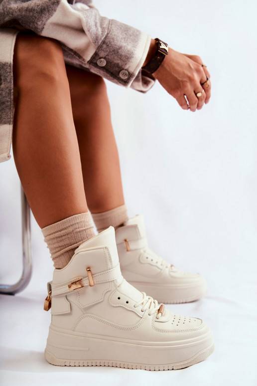 Pašiltinti sportiniai bateliai smėlio... Pašiltinti sportiniai bateliai smėlio...