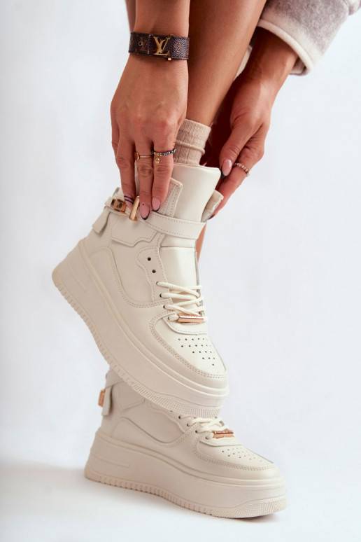 Pašiltinti sportiniai bateliai smėlio... Pašiltinti sportiniai bateliai smėlio...