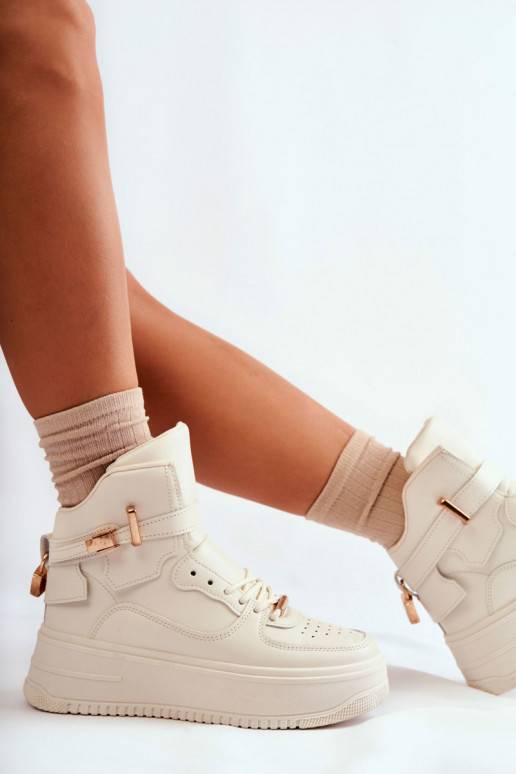 Pašiltinti sportiniai bateliai smėlio... Pašiltinti sportiniai bateliai smėlio...