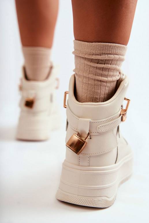 Pašiltinti sportiniai bateliai smėlio... Pašiltinti sportiniai bateliai smėlio...