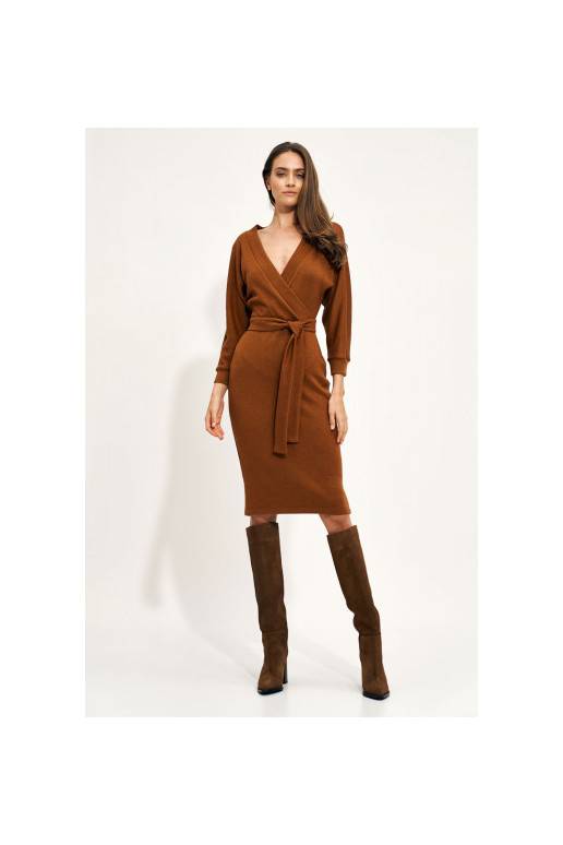 Laisvalaikio suknelė su V formos... Laisvalaikio suknelė su V formos...