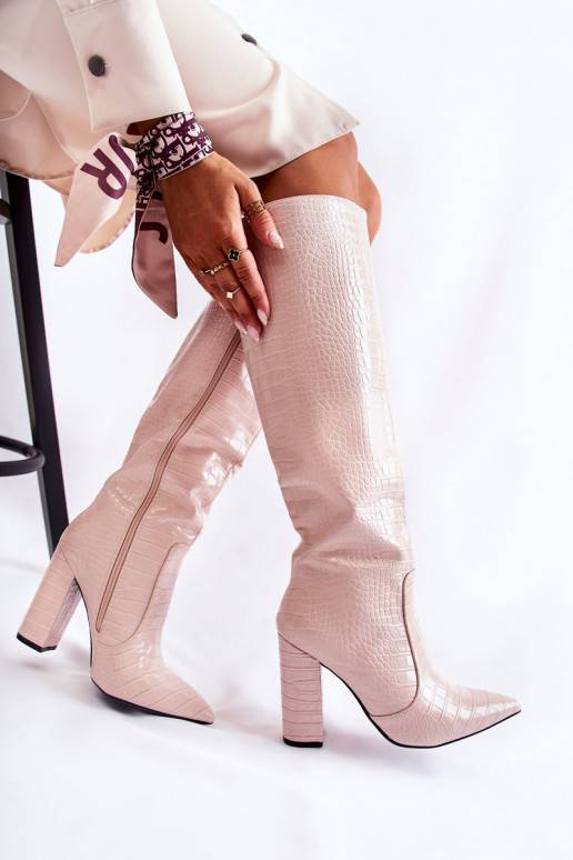 ilgaauliai batai su kulniukais smėlio...