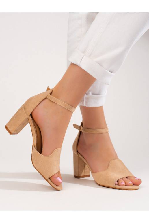 smėlio spalvos sandalai  ant kulno W. Potocki