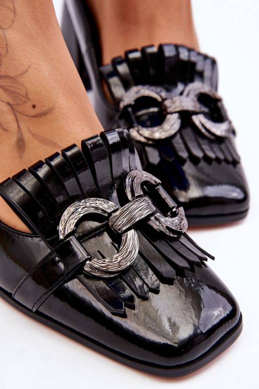 Klasikiniai juodos spalvos bateliai...