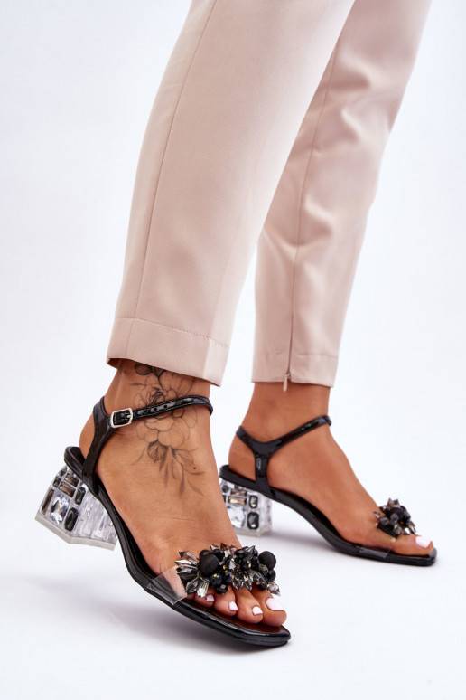 Juodos spalvos basutės su žemu...