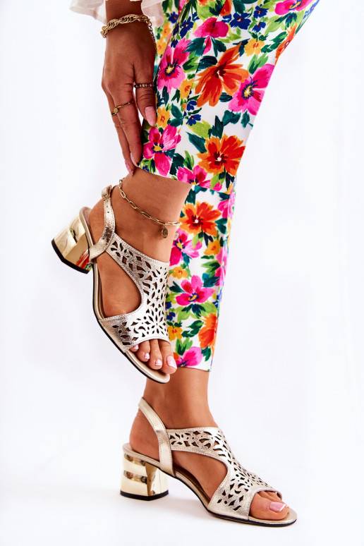 Aukso spalvos sandalai su kulniukais...