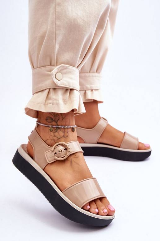 Užsegamos basutės smėlio ir juodos...