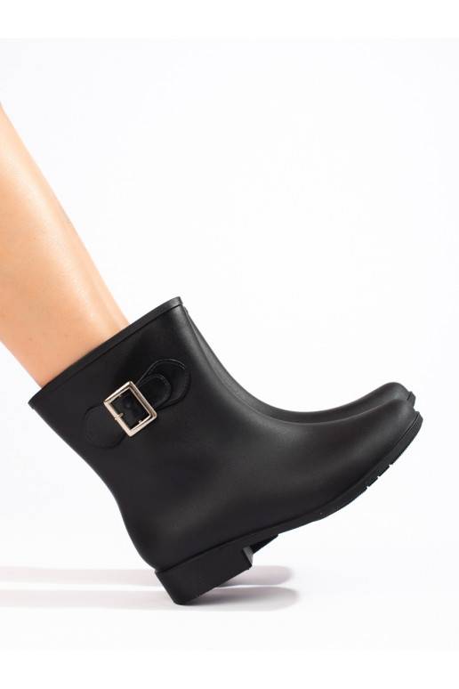 Juodos spalvos guminiai batai  Shelovet