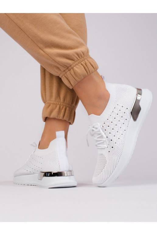 Baltos spalvos tekstiliniai batai... Baltos spalvos tekstiliniai batai...