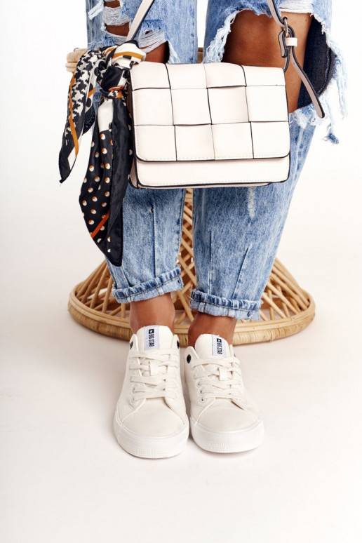 Baltos spalvos laisvalaikio -... Baltos spalvos laisvalaikio -...