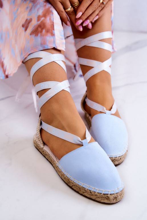 Mėlynos spalvos suvarstomos... Mėlynos spalvos suvarstomos...