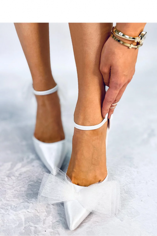 Stilingi aukštakulniai bateliai su... Stilingi aukštakulniai bateliai su...